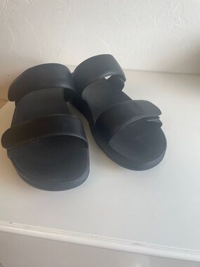 FitFlop Size 10 Black Lulu Adjustable Straps Slide Sandals